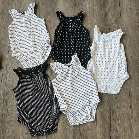 SOLD Bundle of 4 Stylish Onesies - Picture 1 of 11